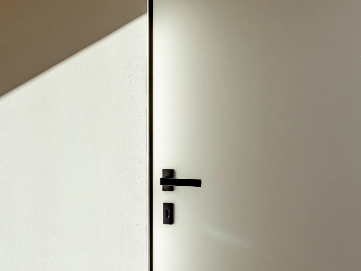 Sliding door hardware: everything you need to know about accessories