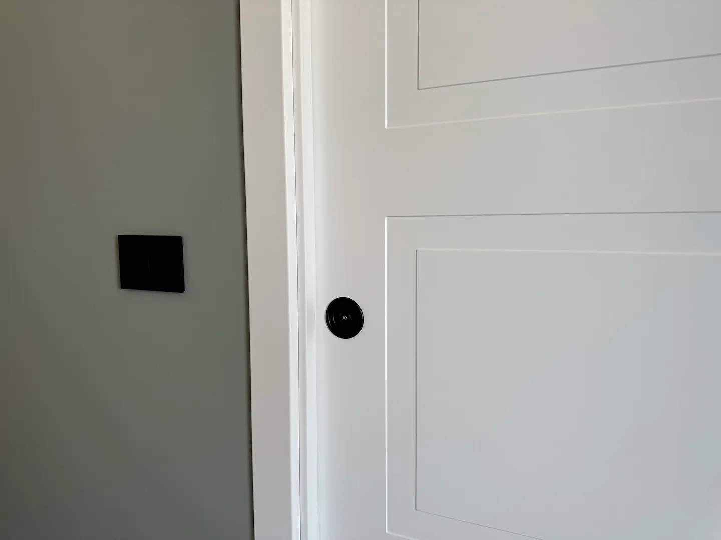 Ferramenta per porte scorrevoli: tutto quello che devi sapere sugli accessori