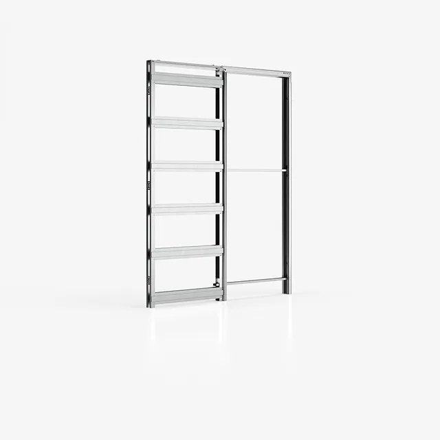 Porta scorrevole progettata per scomparire nella parete, ottimizzando lo spazio e aggiungendo un tocco contemporaneo all'ambiente. La porta è di colore grigio freddo e si presenta semiaperta. Integrata perfettamente nel muro di colore tortora.