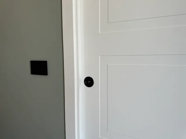 Ferramenta per porte scorrevoli: tutto quello che devi sapere sugli accessori