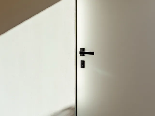 Come pulire le maniglie delle porte: Guida 2026