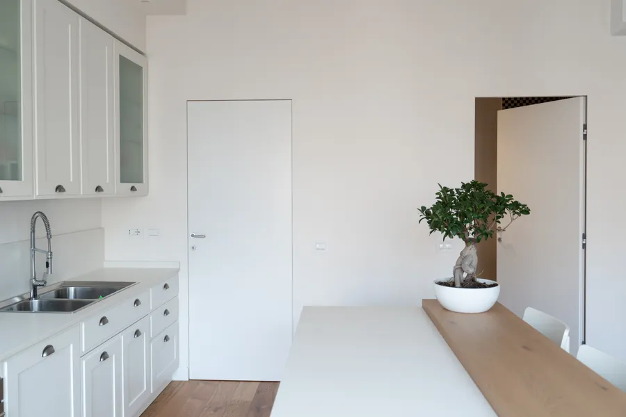 Porte a battente in cucina: vantaggi e svantaggi